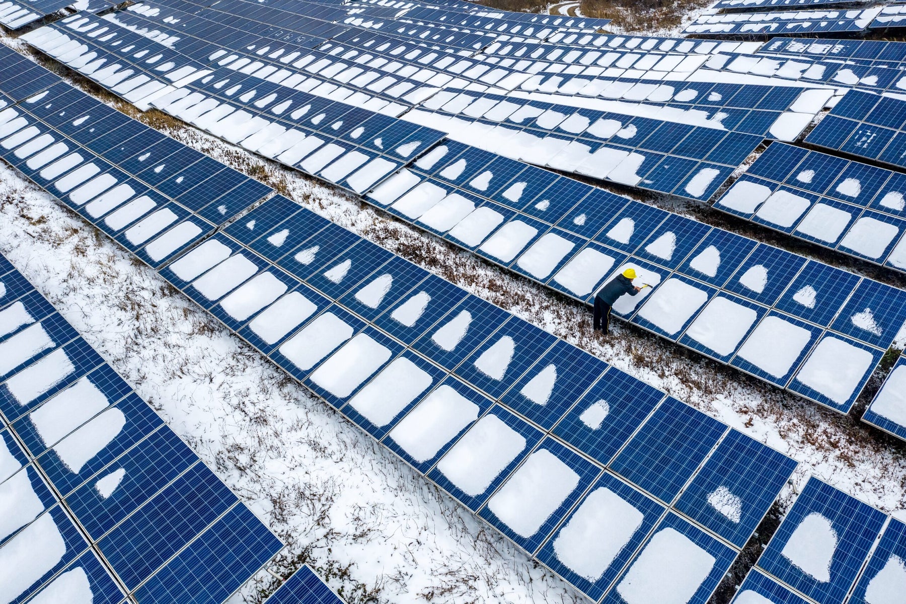How Solar PV Farms Can Benefit from Snow Melting & De-icing